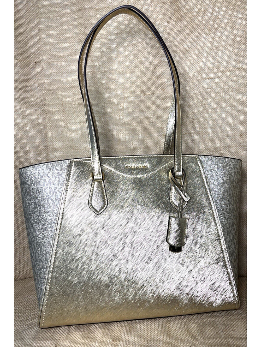 NWT Michael Kors Taryn Large Metallic Tote Pale Gold Signature Side Pannels